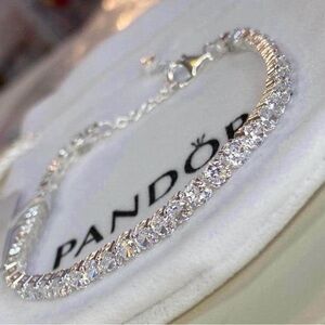 Pandora sparkling tennis bracelet 7.9 inches